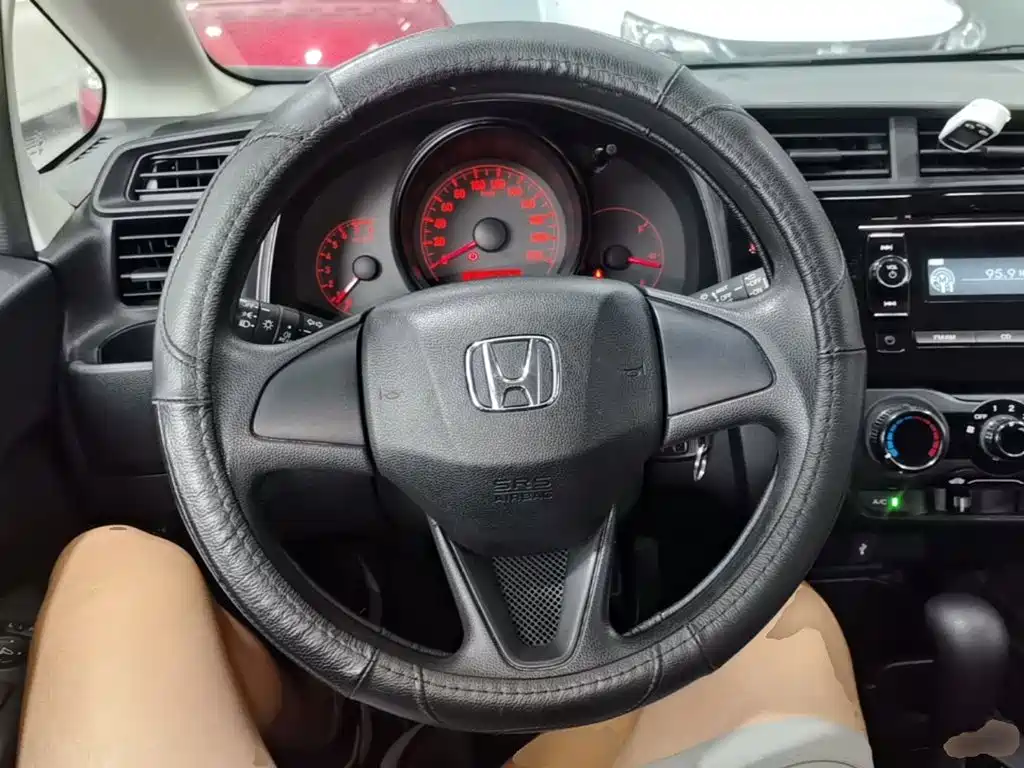 Honda Fit — миниатюра 11
