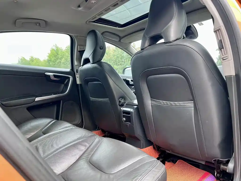 Volvo S60 — миниатюра 15