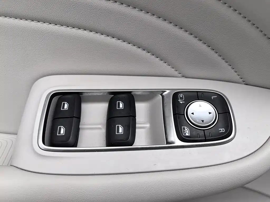 Roewe iMAX8 New Energy — миниатюра 9