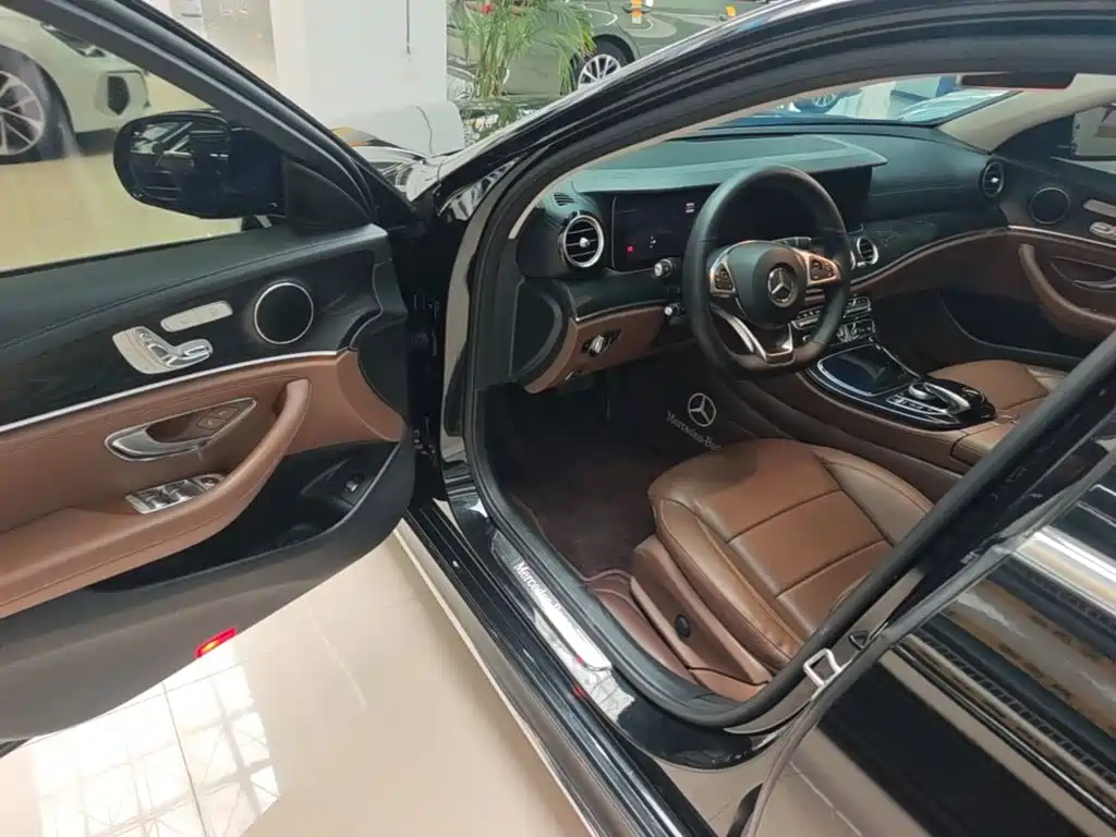 Mercedes-Benz E-Class — миниатюра 16