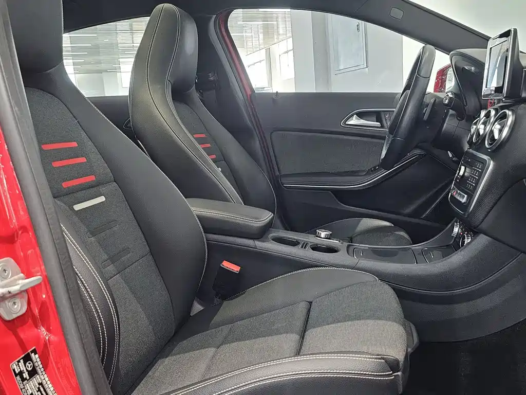 Mercedes-Benz A-Class (Import) — миниатюра 8