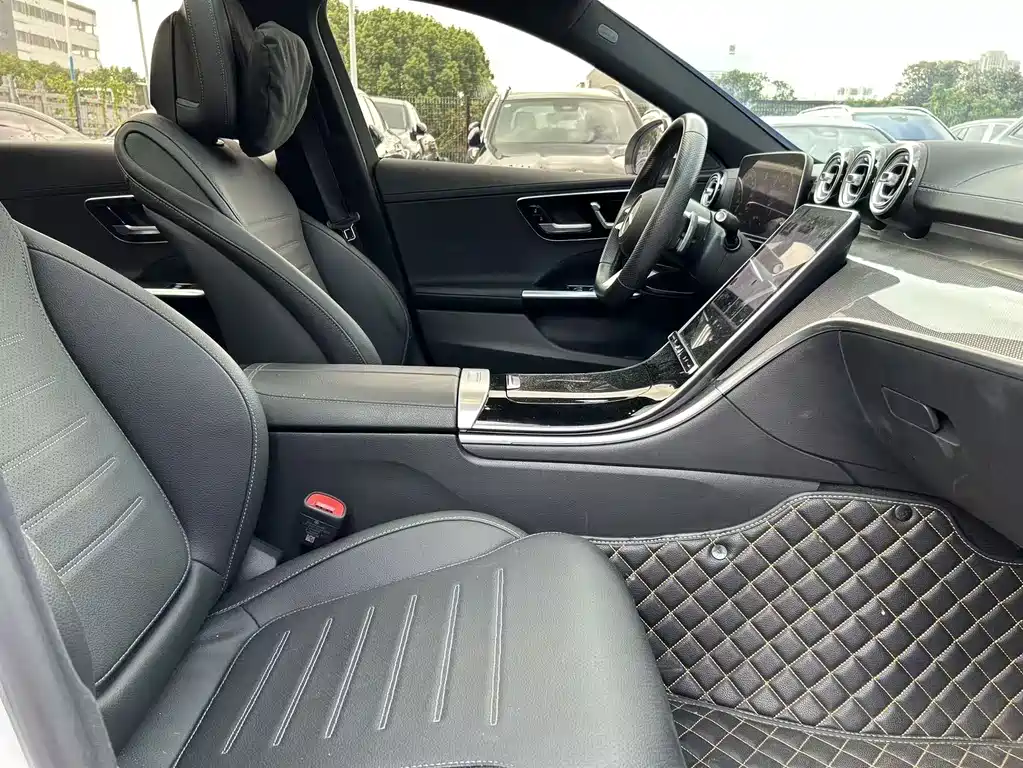 Mercedes-Benz C-Class — миниатюра 12