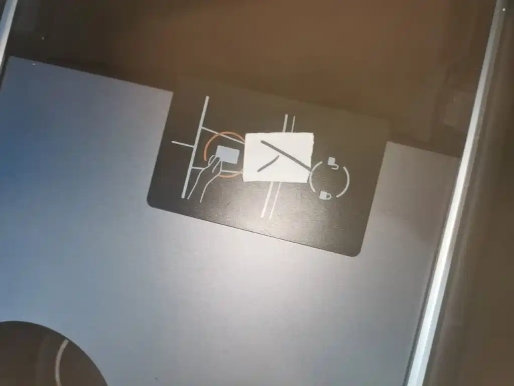 Tesla Model Y — миниатюра 9