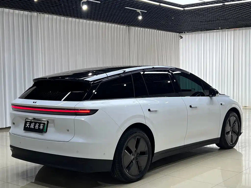 Li Auto Идеальный i6 — миниатюра 4