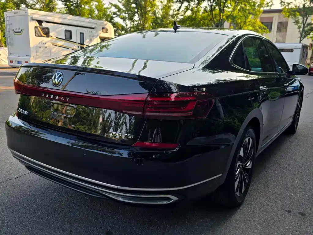Volkswagen Passat — миниатюра 12