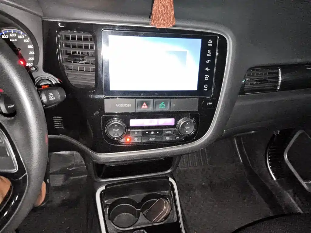 Mitsubishi Outlander — миниатюра 9