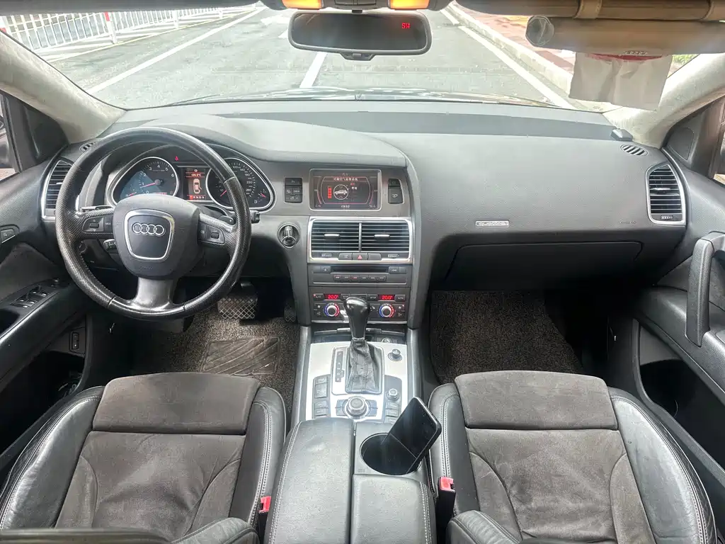 Audi Q7 — миниатюра 11