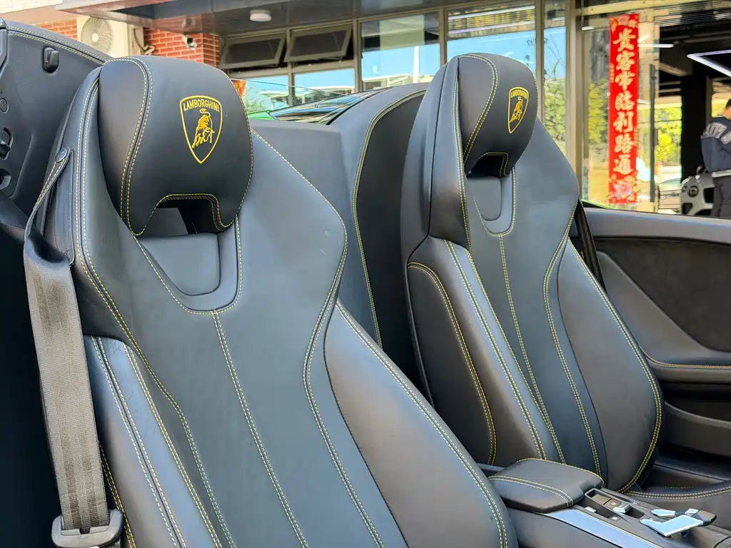 LAMBORGHINI HURACÁN