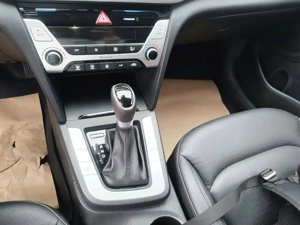 Hyundai Elantra — миниатюра 14