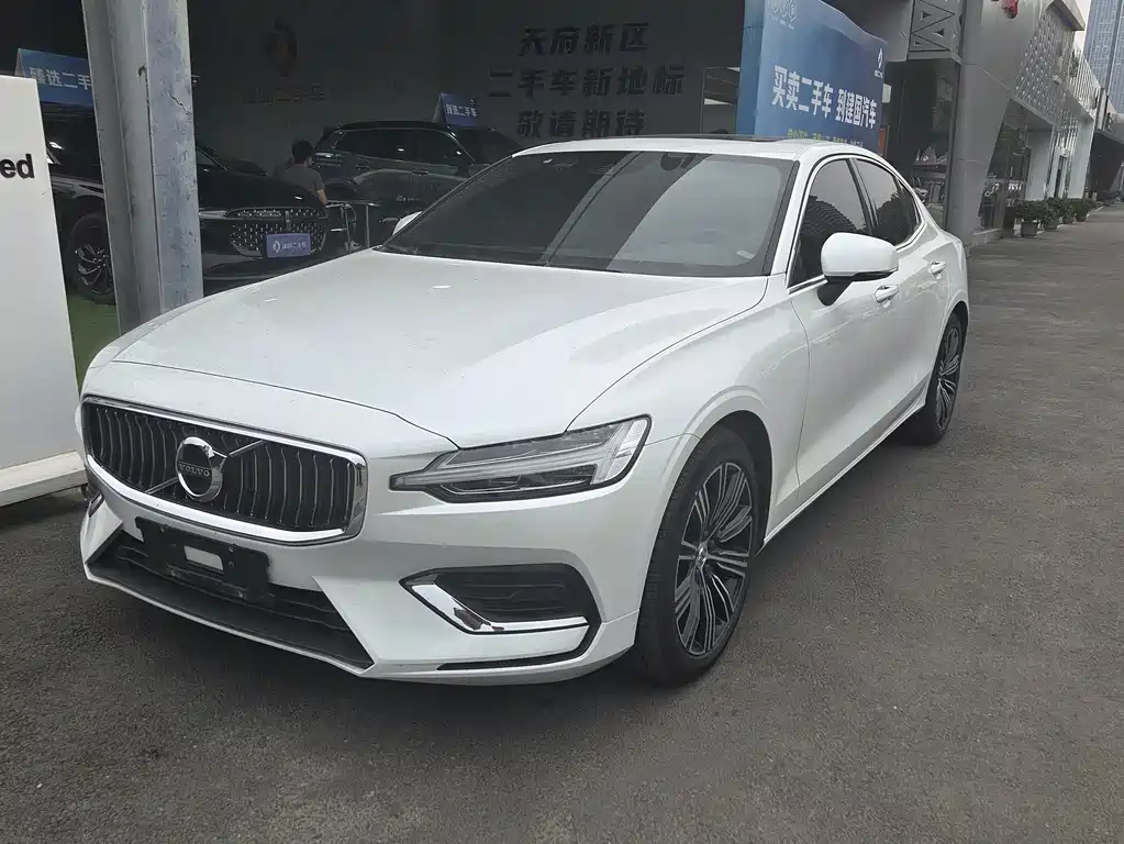 Volvo S60 2022
