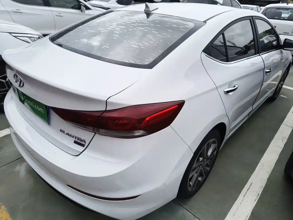 Hyundai Elantra — миниатюра 7