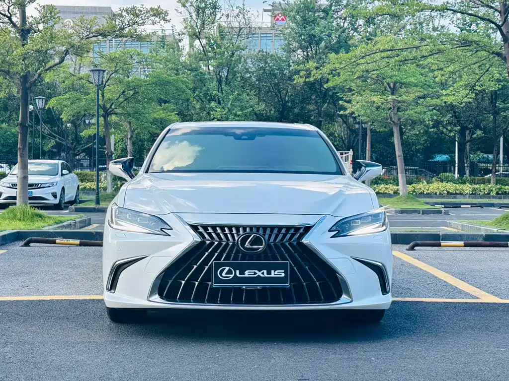 Lexus ES — миниатюра 2