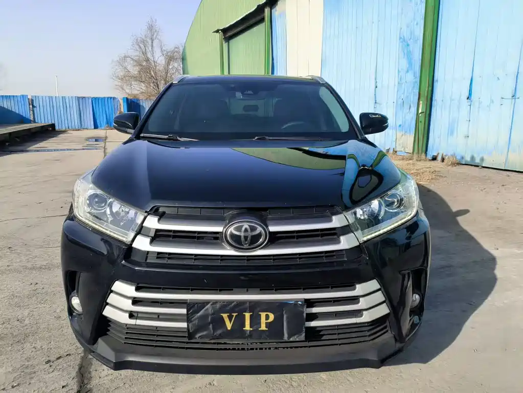 TOYOTA HIGHLANDER