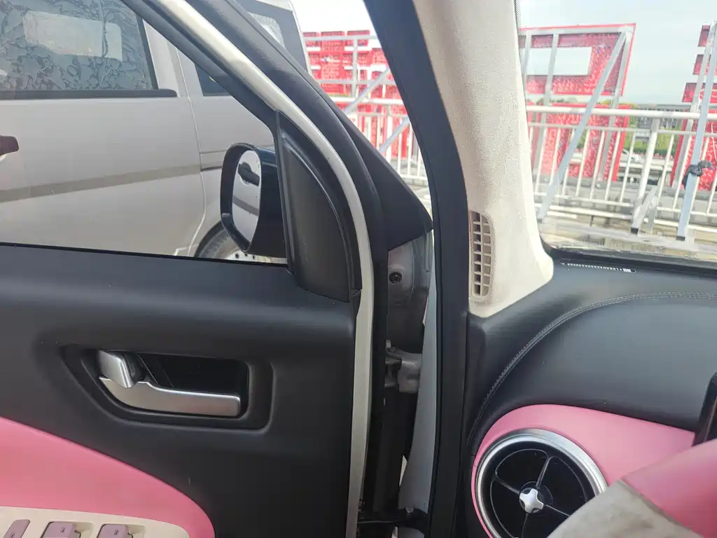 Wuling MINIEV — миниатюра 15