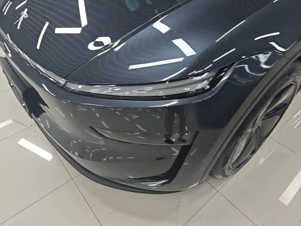 Tesla Model Y — миниатюра 24