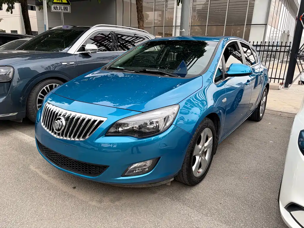 Buick Excelle 2012