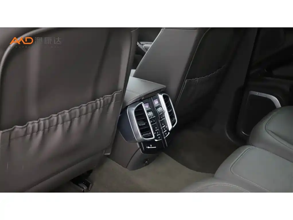 Porsche Cayenne — миниатюра 9