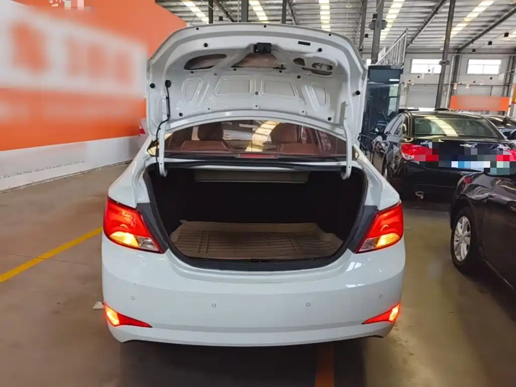 Hyundai Verna — миниатюра 19