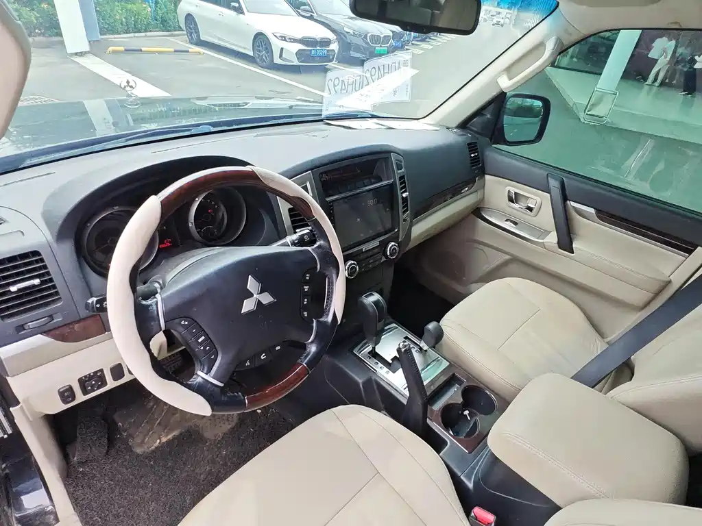 Mitsubishi V97 2018 3.8L