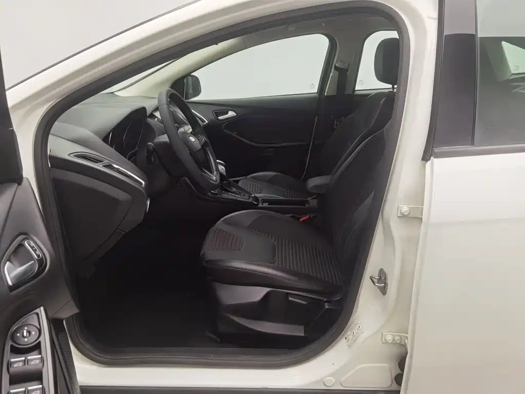 Ford Focus — миниатюра 10
