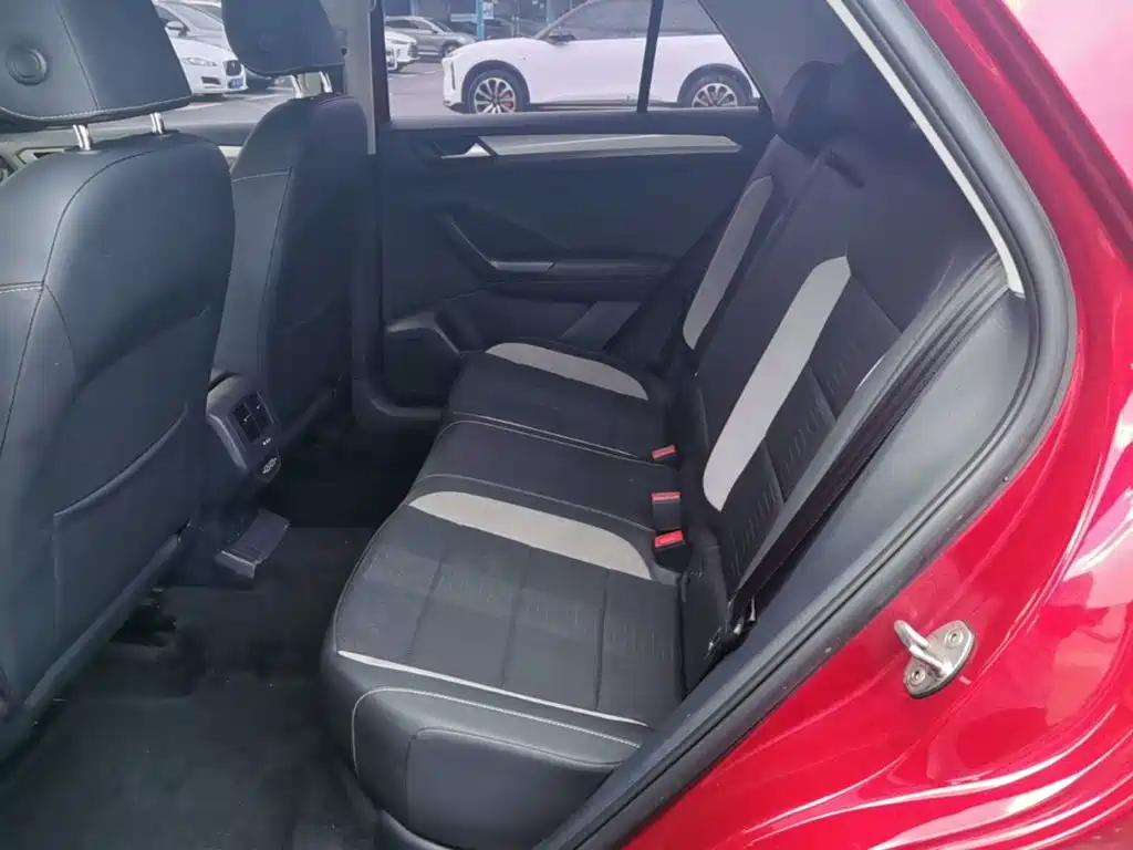 Volkswagen T-Roc — миниатюра 17