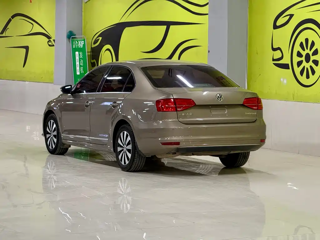 Volkswagen Sagitar 2017 1.6L MT Comfort