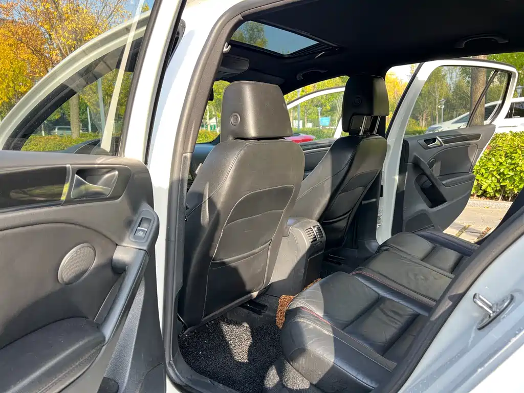 Volkswagen Golf GTI — миниатюра 4