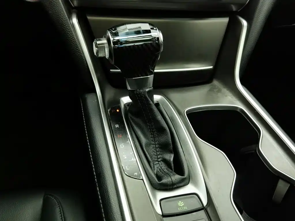 Honda Accord — миниатюра 13