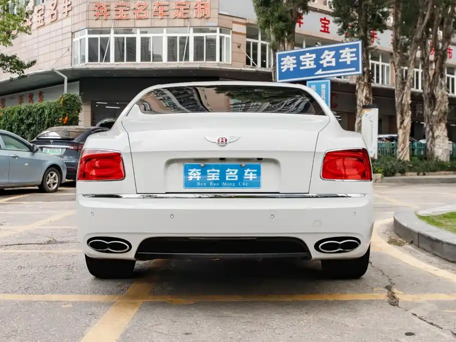 Bentley Flying Spur — миниатюра 6