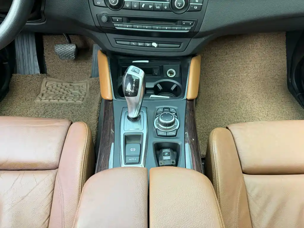 BMW X6 — миниатюра 7
