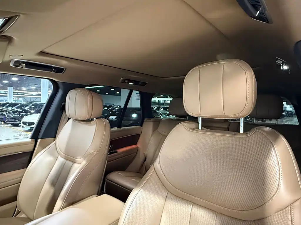 Land Rover Range Rover — миниатюра 10