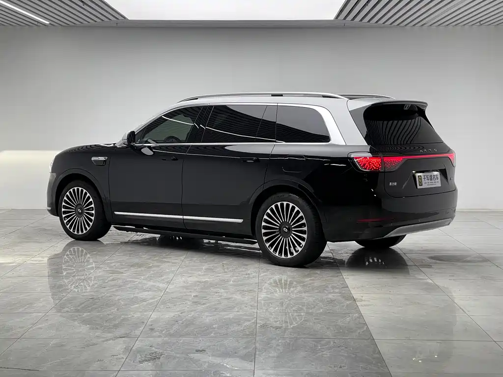 AITO ASK THE WORLD M9