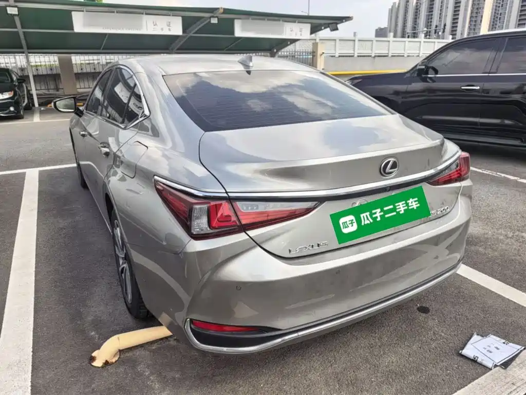 Lexus ES — миниатюра 5
