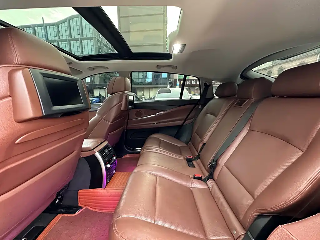 BMW 5 Series GT — миниатюра 4