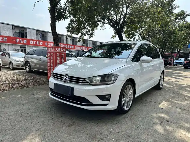 Volkswagen Golf Touran