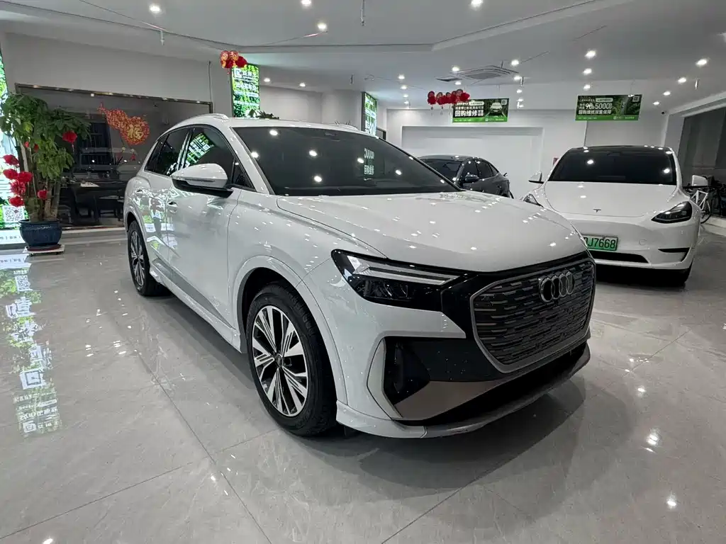 Audi Q4 e-tron 2024