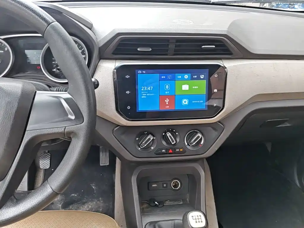 Wuling Hongguang — миниатюра 13
