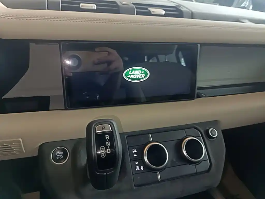 Land Rover Defender — миниатюра 13