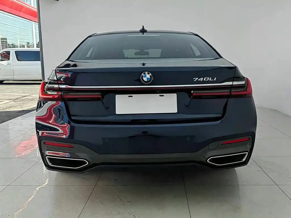 BMW 7 Series — миниатюра 18