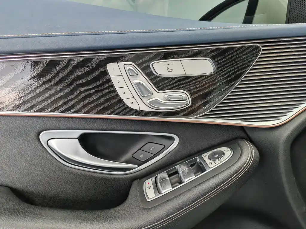 Mercedes-Benz EQC — миниатюра 18