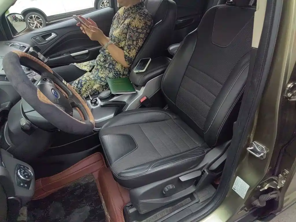 Ford Kuga — миниатюра 8