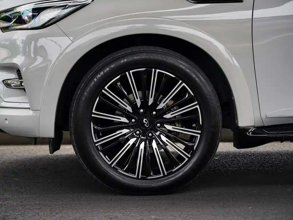 Infiniti QX80 2016 5.6L 4WD
