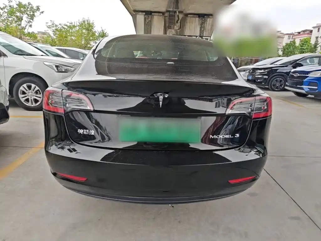 Tesla Model 3 — миниатюра 6