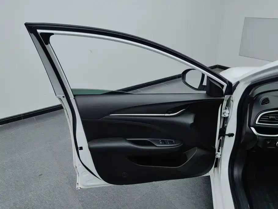 Buick Excelle — миниатюра 7