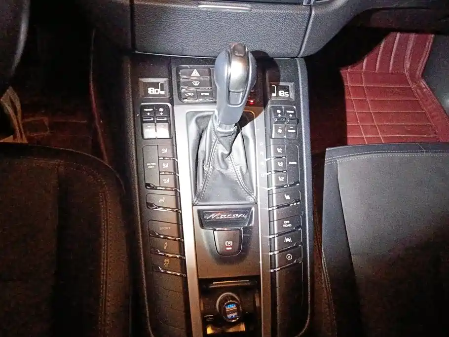 Porsche Macan — миниатюра 16