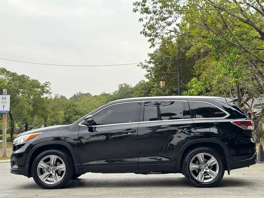 Toyota Highlander — миниатюра 5
