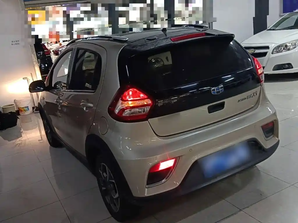 Geely Vision X1 — миниатюра 5