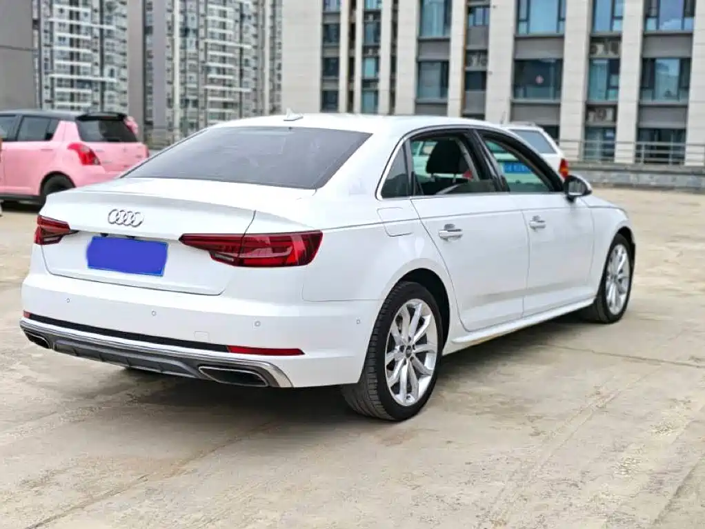 Audi A4L 2019 40 TFSI Fashion V