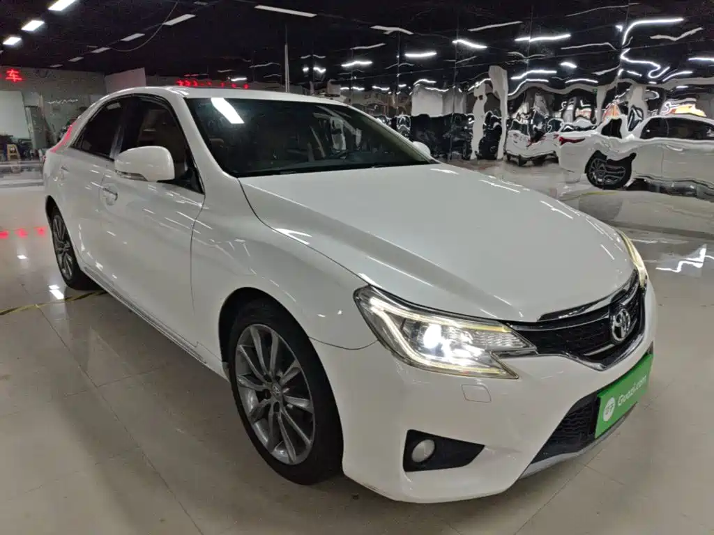 Toyota Reiz — миниатюра 4