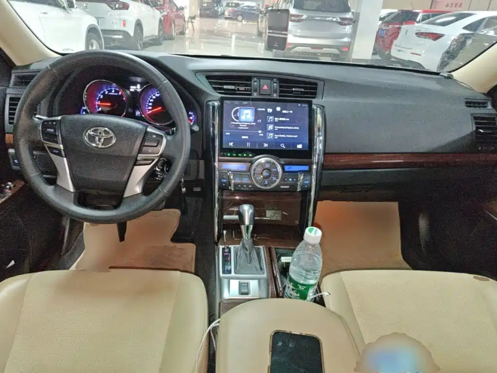 Toyota Reiz — миниатюра 10